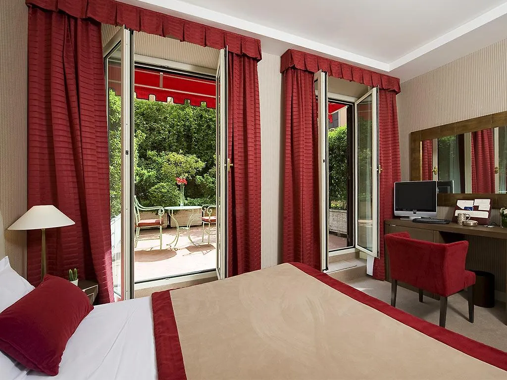 Hotel Dei Borgognoni Rome 4*,