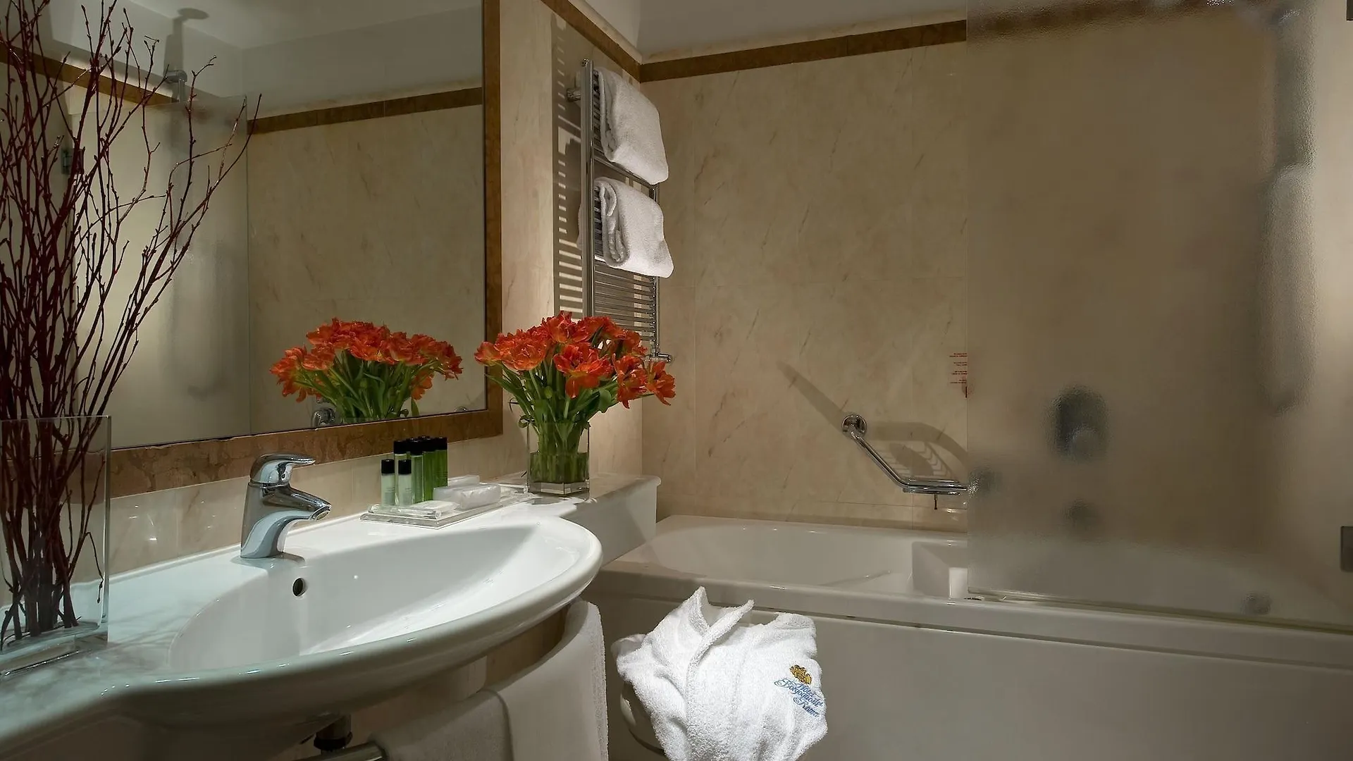 Hotel Dei Borgognoni Rome 4*,