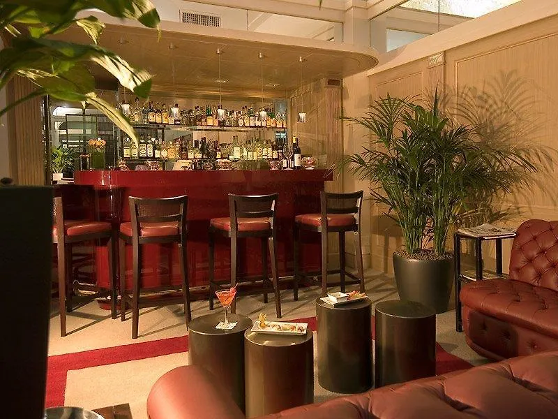 Hotel Dei Borgognoni Rome 4*,