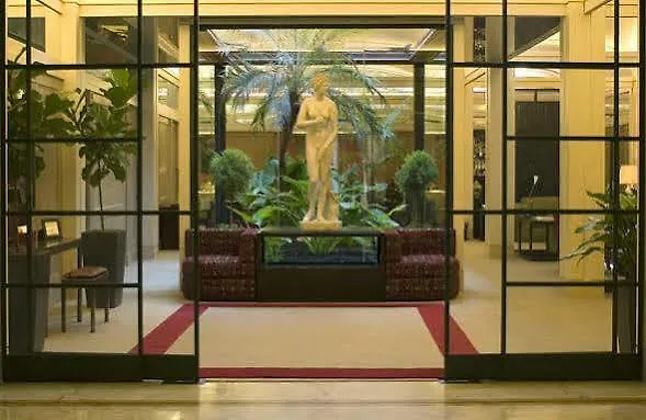 Hotel Dei Borgognoni Rome 4*,